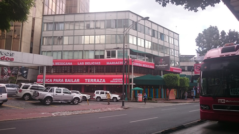 Fachada lateral de la Sede de la Asociación Mexicana de Tanatología